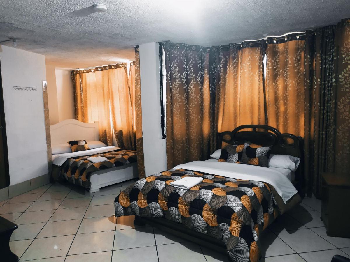 Hostal Ajavi Del Sur Кіто Екстер'єр фото