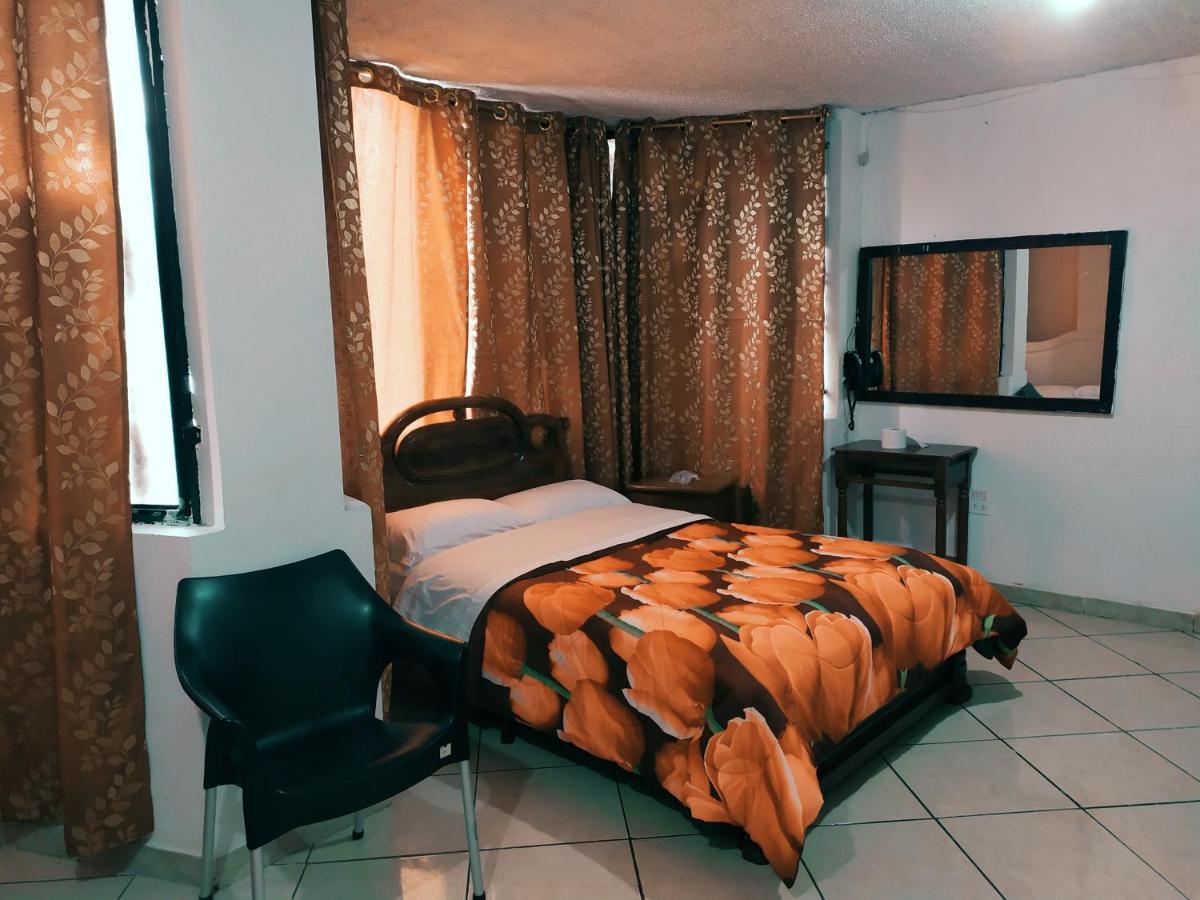 Hostal Ajavi Del Sur Кіто Екстер'єр фото